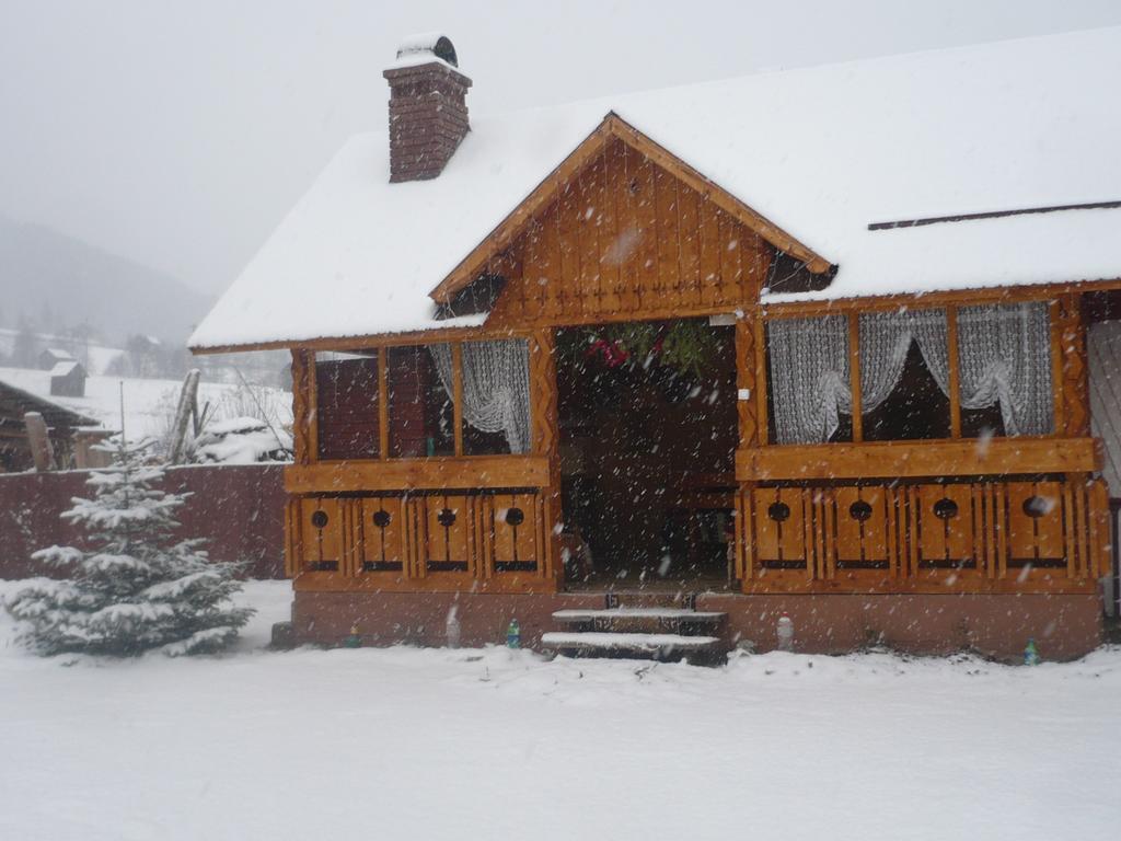 Отель Casa Irinuca Садова Экстерьер фото