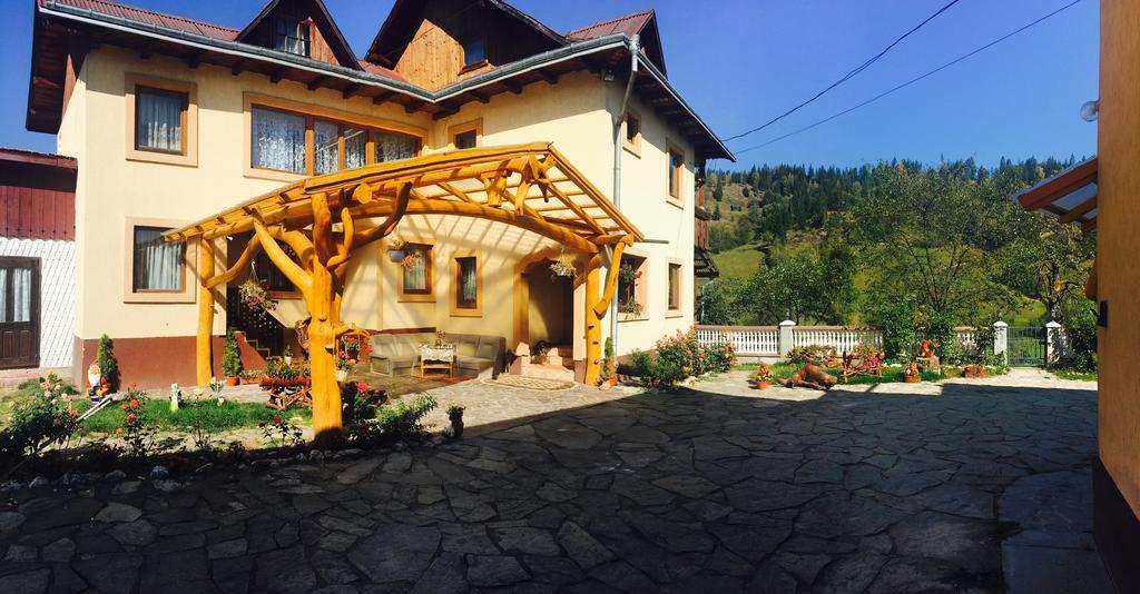 Отель Casa Irinuca Садова Экстерьер фото
