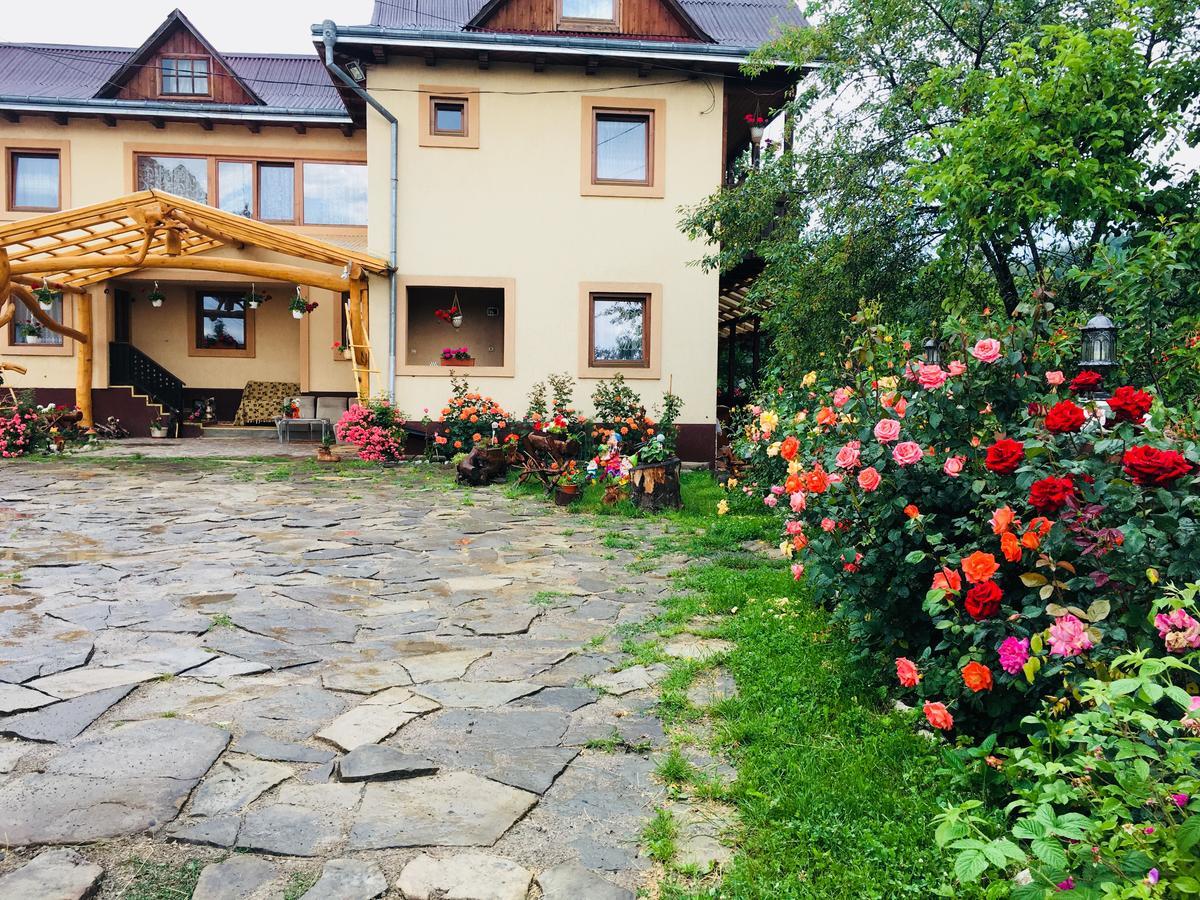 Отель Casa Irinuca Садова Экстерьер фото